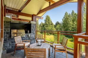 Private balcony: BBQ facilities, forest view
