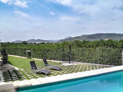 Large country house in the center of Mallorca for up to 10 people