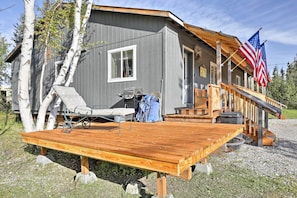 Discover the beauty of Alaska from this vacation rental apartment!