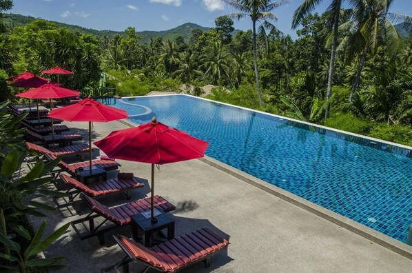 resort pool