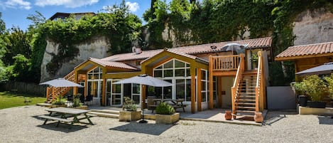 Außenseite Ferienhaus [Sommer]