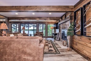 Lots of beautiful natural light.