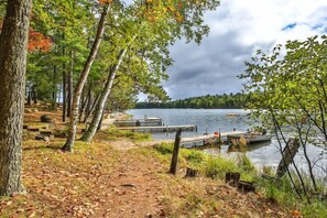 Beautiful Lake lake access to enjoy a fun day at the lake