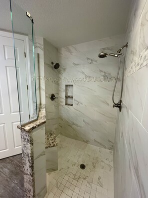 Guests ❤️ this shower! 