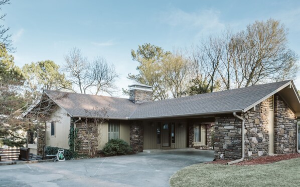 Stadium House 