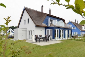 Ferienhaus mit Terrasse und Garten
