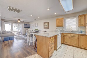 Kitchen/Living Room