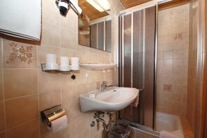 Alm2 Appartement 30qm, Balkon, Kochni., 1 Wohnschlafzimmer, WLAN, max 2 Pers.-Alm 2 Badezimmer