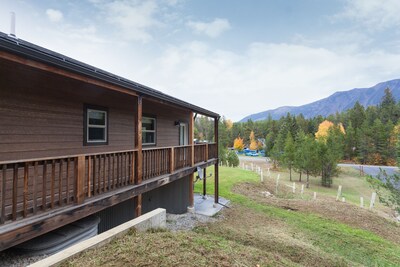 Spectacular Mountain Views located 1 mile from Glacier National Park