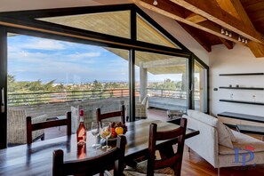 Living room with a wonderful panoramic view of Lake Garda