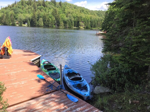 Excellente qualité de l'eau. Aucun bateau moteur.
Excellent quality of water. No motor boats.