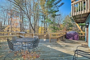 Private Deck w/ Gas Grill