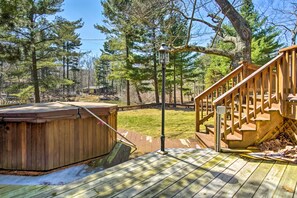 Deck | Private Hot Tub