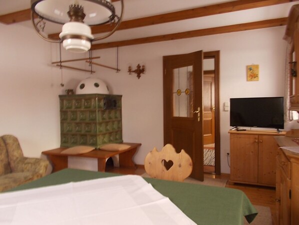 Ferienwohnung 80 qm, 2 Schlafzimmer, Balkon und Terrasse-Wohnzimmer
