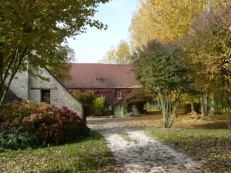 Entrée du gîte du Moulin de Cussigny