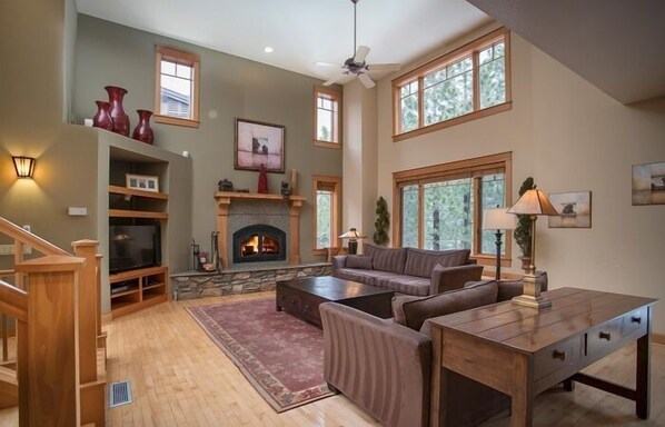 Your home away from home, exquisite unit