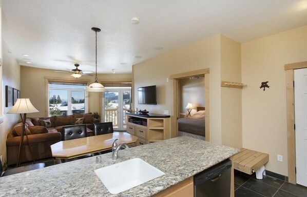 An open floor plan keeps you all together