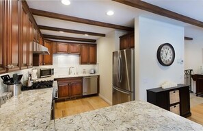 Beautifully laid out kitchen and counter space