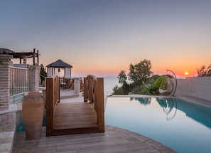 Infinitypool