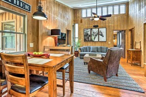 Dining Table | Dishware & Flatware Provided