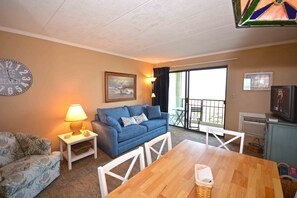 East Winds East 105 LIVING AREA  DINING AREA