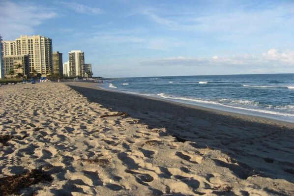 Beautiful beach a four min walk