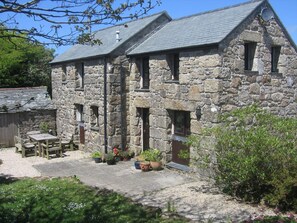 Chycoll Barn - the whole building!