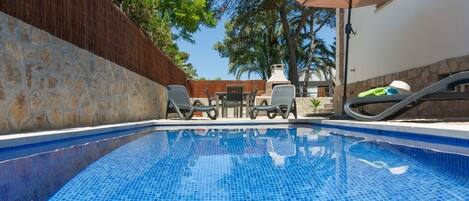 Pool and terrace on the backyard