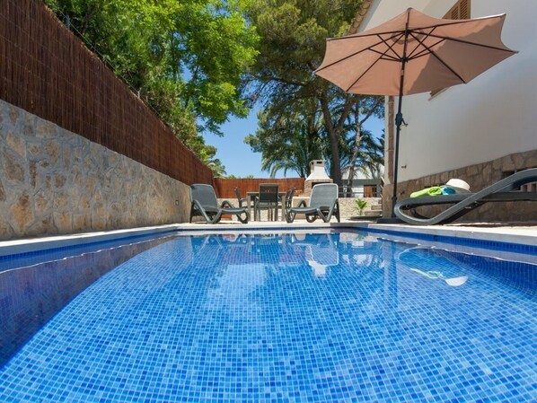 Pool and terrace on the backyard