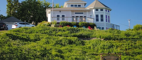 The Pilot House "Crews Quarters" Lower Level, Lake views. DTN Bayfield 884137