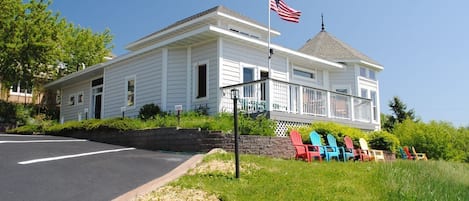 The Pilot House "Admirals Quarters" sleeps 4. 1st level DTN Bayfield 830776