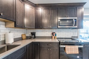 Brand new Gourmet Kitchen