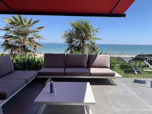 Salon de jardin pleine vue mer