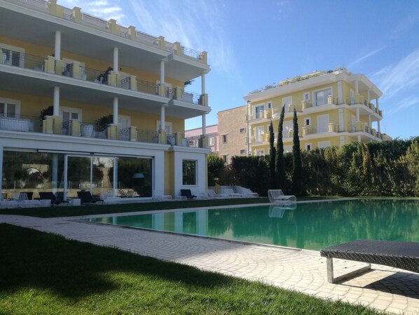 Utomhuspool