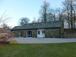 Butterfly cottage with lots of parking