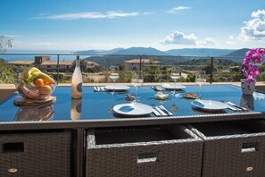 TERRASSE VUE MER ET MONTAGNE