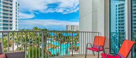 Fabulous VIEWS!  Palms Resort 2413 Jr 2BR