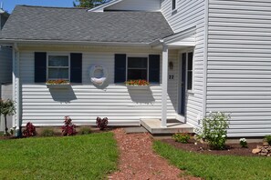 Betty's Boat House Front Entance
