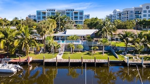 IN YOUR BACKYARD - POOL, TIKI HUT, AND OCEAN ACCESS WATER WITH NO FIXED BRIDGES!