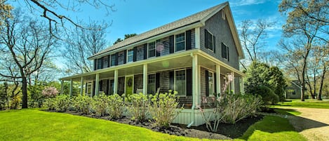 Oak Bluffs Vacation Rental | 4BR | 3BA | 2,500 Sq Ft | Steps to Access