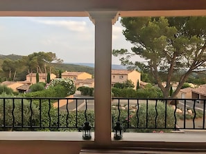 Vue de la maison de vacances [été]