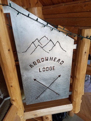 Welcome to rustic luxury at Arrowhead Lodge!