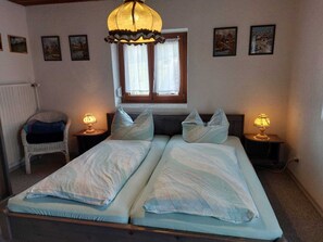 Ferienwohnung, 55 qm, 2 Schlafzimmer, Balkon und Terrasse-Schlafzimmer