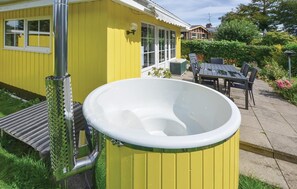 hot-tub