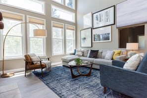 Living Room / Fireplace / Flat Screen TV
