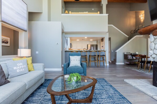 Living Room / Fireplace / Flat Screen TV