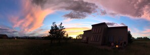 Amazing colors in the evening sky!