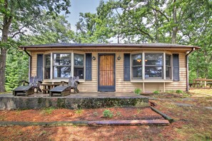 Call this knotty pine home your Up North getaway!