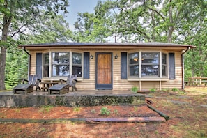 Call this knotty pine home your Up North getaway!