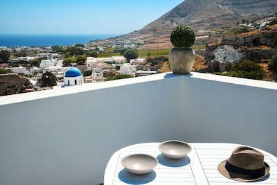 "Villa Accomodesio", spacious villa for 6 p. with excellent view to Aegean sea 